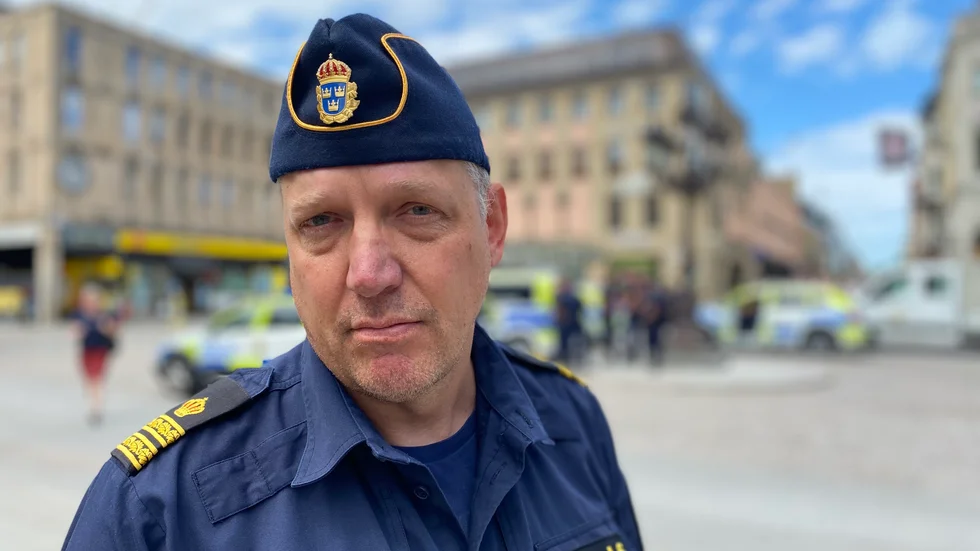 "Det pågår en förundersökning om ett väldigt grovt brott, då är man sparsam med att gå ut med detaljer offentligt," säger Jonas Eronen, polisens presstalesperson.