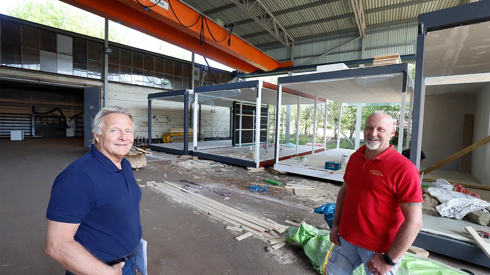 Vinägers Göran Pettersson och Pelle Eriksson, på Svetsservice AB, som har producerat modulerna till Glashuset.