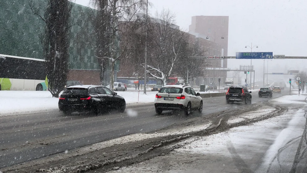 Skribenten funderar över om det ska ta 69 år att flytta E4 utanför centrala Skellefteå.