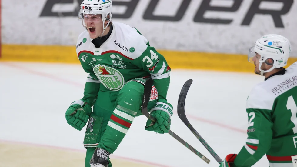 Rögle och Adam Edström vann första semifinalen mot Skellefteå.