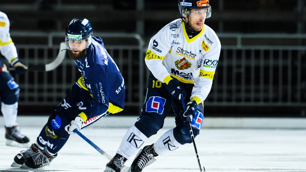 Daniel Bäck i Faluns tröja. Han är mest känd för sina åtta säsonger i Sandviken. Nu kommer han att spela för Sirius.