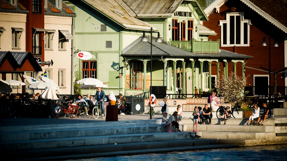 Restaurang Lotsen i hamnen tvingades stänga tidigare i lördags då gästerna inte höll avstånd. 