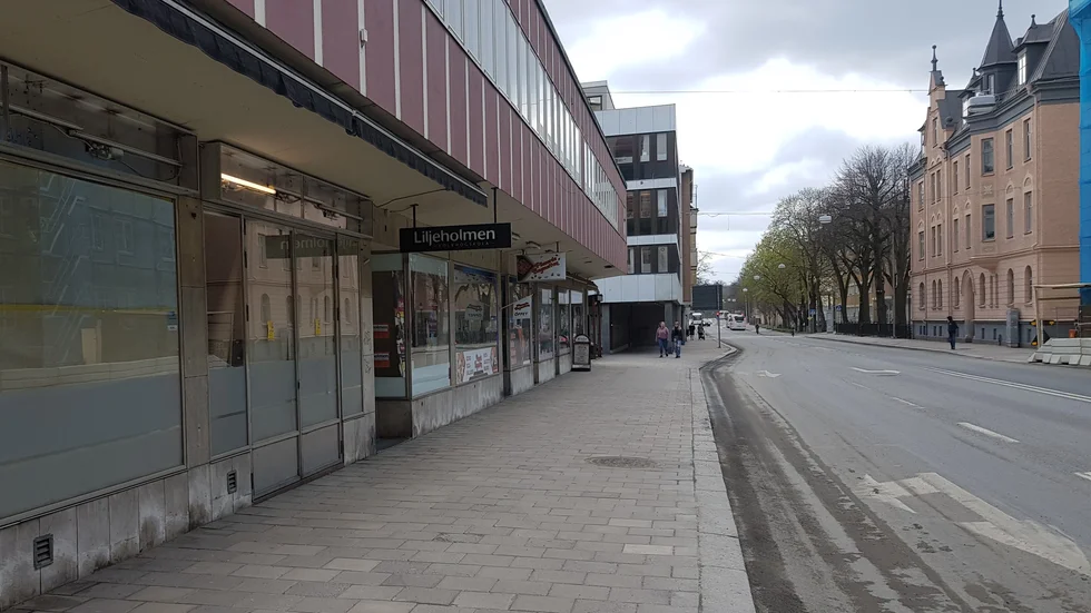 Liljeholmen folkhögskola har flyttat från sina lokaler i Skäggetorp till S:t Larsgatan i centrala Linköping.