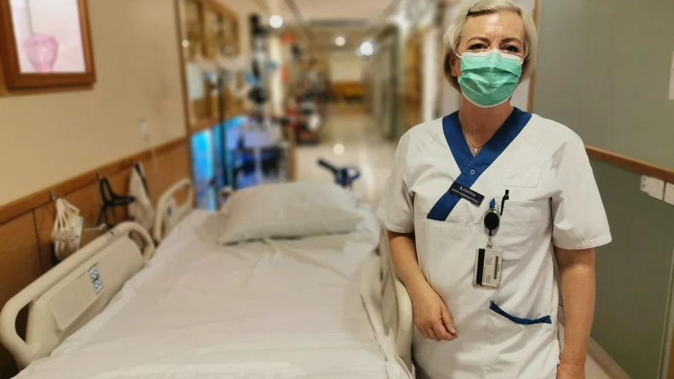 Kristina Johansson är sjuksköterska på CIVA. Hon trivs med arbetet, men inte med arbetstiderna.