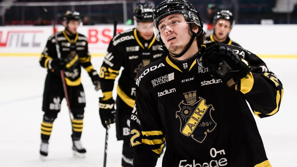 Max Lindholm och AIK är vidare till kvartsfinal i SHL-kvalet. Arkivbild.