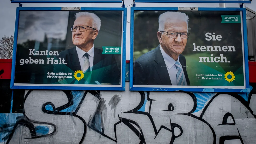 Valaffischer i Mannheim i Baden-Württemberg. Ministerpresidenten Winfried Kretschmann är toppkandidat för De gröna.