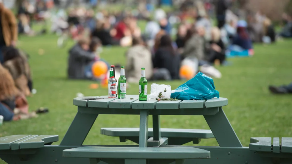 Till 30 juni har kommunstyrelsen mandat att besluta om förbud från att vistas på vissa platser i Uppsala. Ett beslut kan hävas i förtid om risken för trängsel på platsen inte längre ses som stor.