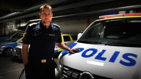 Närpolischef. Inspirerat av Stockholm, som under Carin Götblads ledning fått 27 nya lokala poliskontor, öppnar nu Gotlandspolisen kontor i Slite och Hemse, där det längre tillbaka funnits permanent bemanning. Fredrik Persson hoppas på ökat informationsutbyte och ökad trygghet.Arkivfoto: Henrik Radhe