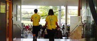 Sverigedemokrater bussar in publik