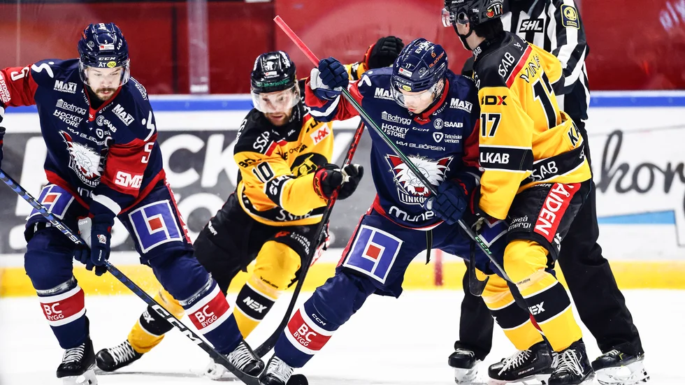Linköpings Oscar Fantenberg i matchen mot Luleå.
