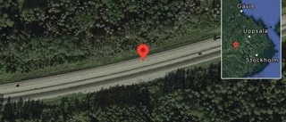 Stopp på E18 på grund av en singelolycka