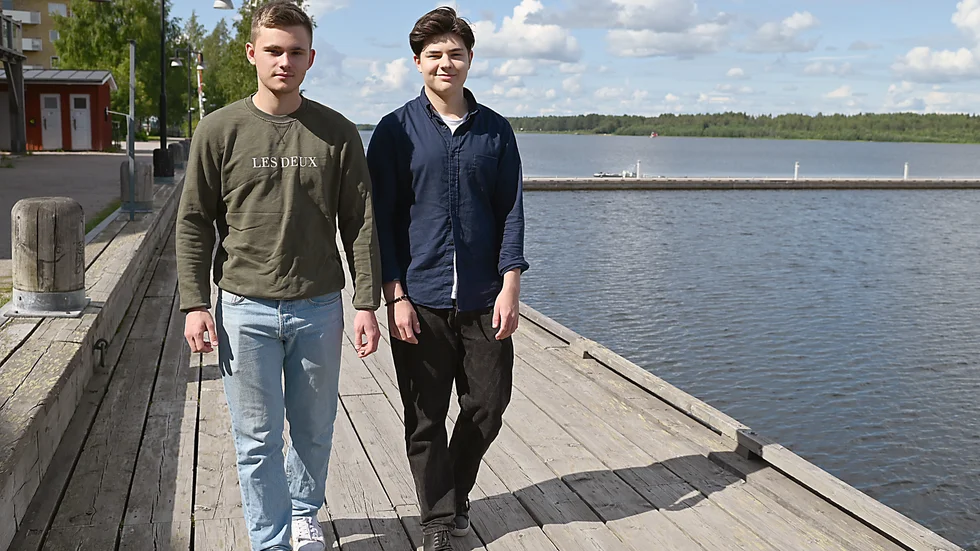 "Ta med öronproppar! tipsar Harry Sundqvist som bland annat sov med en snarkare på logementet under mönstringstiden. Både han och Algot Eneslätt mönstrade i Stockholm.