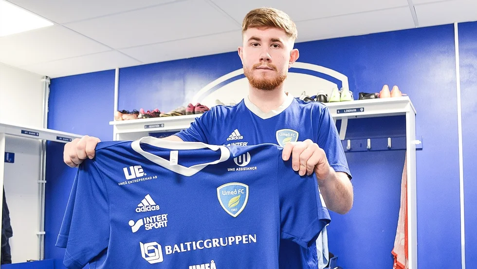 Joel Hedström byter blå tröja och tar klivet upp i seriesystemet.