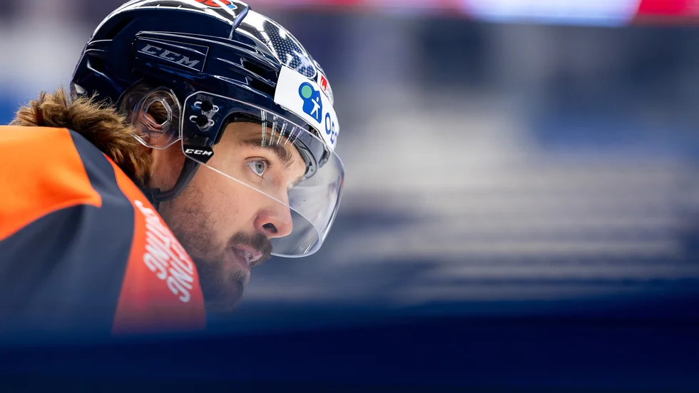 "Jag har sett att det varit mycket rubriker den senaste tiden, men de var riktigt bra när jag spelade i Växjö och vi mötte dem, och ska göra allt jag kan för att det ska bli en rolig säsongsavslutning", säger Adam Brodecki.