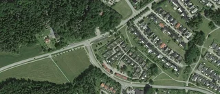 Kedjehus på 106 kvadratmeter från 1974 sålt i Storvreta - priset: 3 750 000 kronor