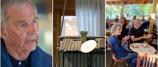 Sture berättade om sin skärgårdskonst för publiken 