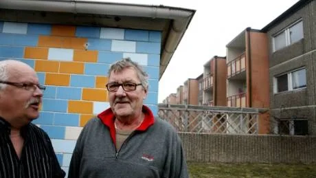 Kampanj. Hyresgästföreningen har startat en kampanj för att bland annat utjämna de ekonomiska skillnaderna mellan dem som bor i hyreslägenhet jämfört med bostadsrätt. Är avdrag finare än bidrag? undrar föreningens ombudsman på Gotland Lars Arvidsson (till vänster) och vice ordföranden Anders Hördin. Foto: Henrik Radhe