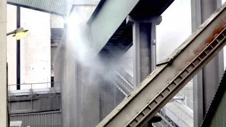 En glödbrand utbröt tidigt i går morse i en silo på Cementa. Foto: Tommy Söderlund