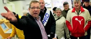 Pensionärer i kö för jobb