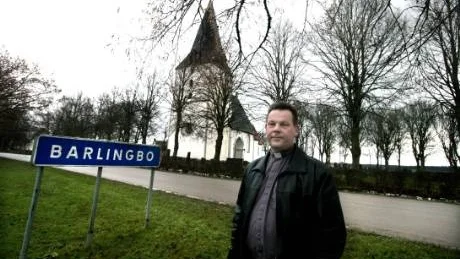 sockenanda. Fredrik Spolander är präst och bosatt i Barlingbo                          prästgård sedan fyra och ett halvt år. Här är människor måna om sin socken och de flesta är medlemmar i kyrkan, berättar han.