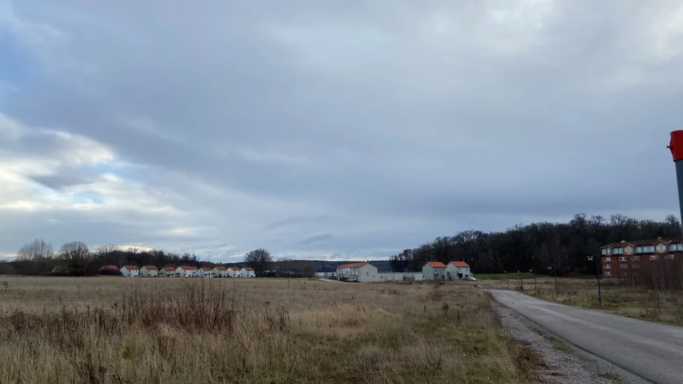 En del av Tredje backe har redan byggts ut. Nu pågår detaljplenearbetet för Tredje Backe etapp 2. "Nu är vi i ett tidigt skede men om allt flyter på kan detaljplanen antas hösten 2024", säger Daniel Quick, planarkitekt, Strängnäs kommun.