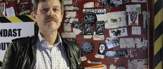 David synar Linköpingspunken i ny bok: "Rått och våldsamt"