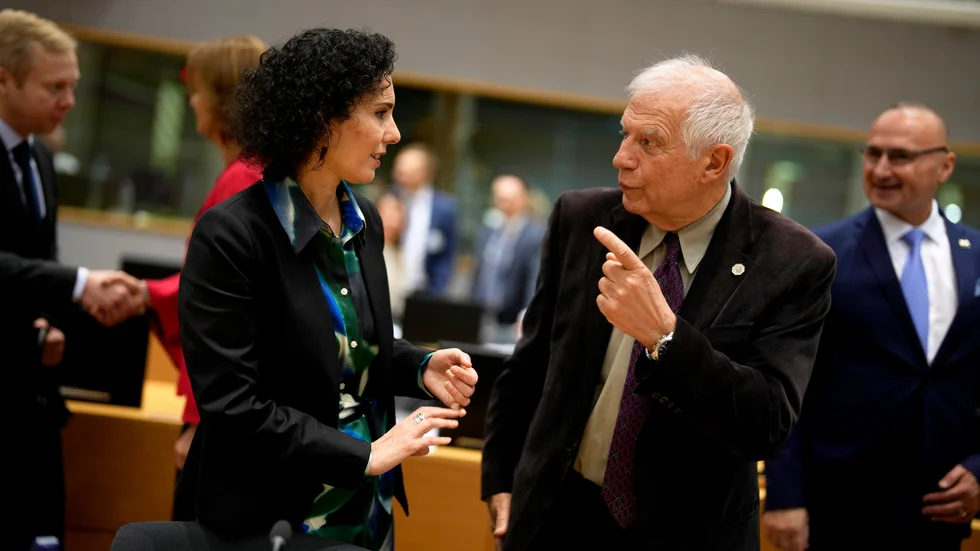 Belgiens utrikesminister Hadja Lahbib och EU:s utrikeschef Josep Borrell vid måndagens EU-möte i Bryssel.