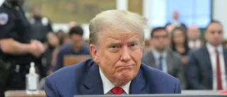 Domaren lägger munkavle på Trump