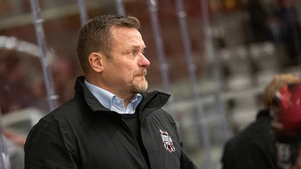 Joakim Fagervall hade lätt att hålla sig för skratt under derbyt mot Piteå.