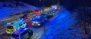 Fem personer till sjukhus efter olyckan på Söderleden