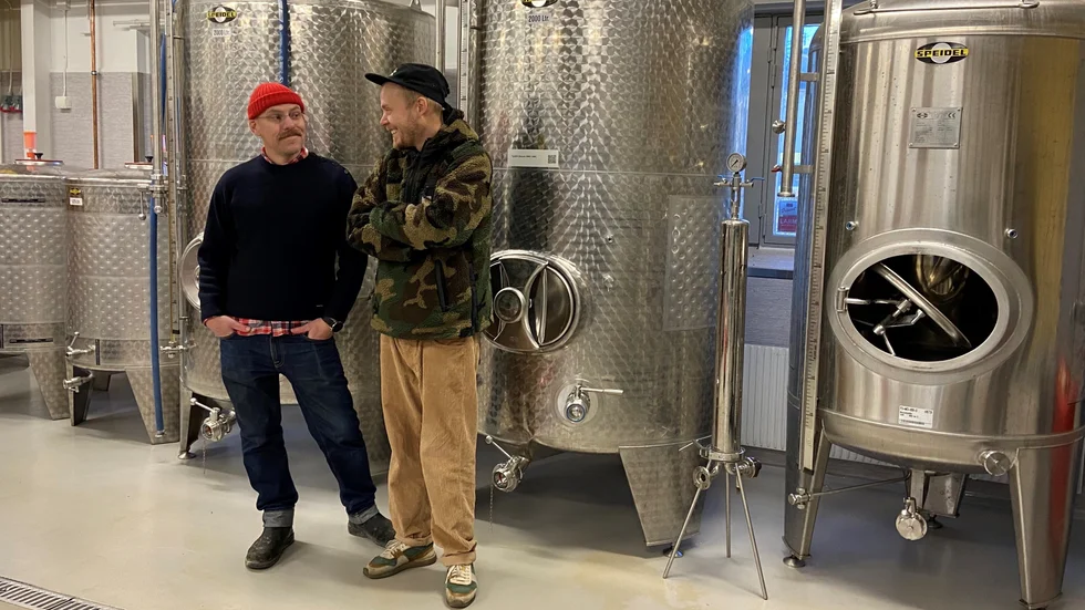 Patrik Svensk och Johan Sjöstedt på Pomologik. I företaget arbetar också Oskar Palm. Pomologik har vunnit priser i VM och SM och i december tilldelades de tidningen Allt om Vins hederspris 2023.