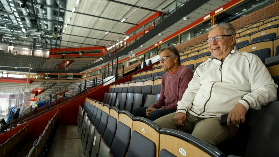 Otaliga är de träningspass som LHC-supportrarna Björn Kindstrand och Ronny Svensson följt från läktarplats i Saab arena och Stångebrohallen. 