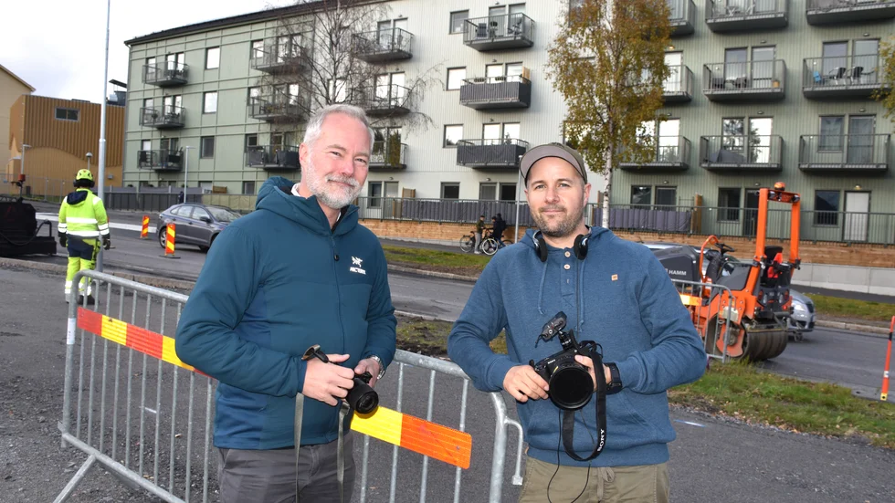 Det kanadensiska tv-teamet Jean-Francois Belanger och Fredric Lafleur har nyligen besökt Skellefteå. Bland annat tittade på flera av nybyggena, här Västra Erikslid.