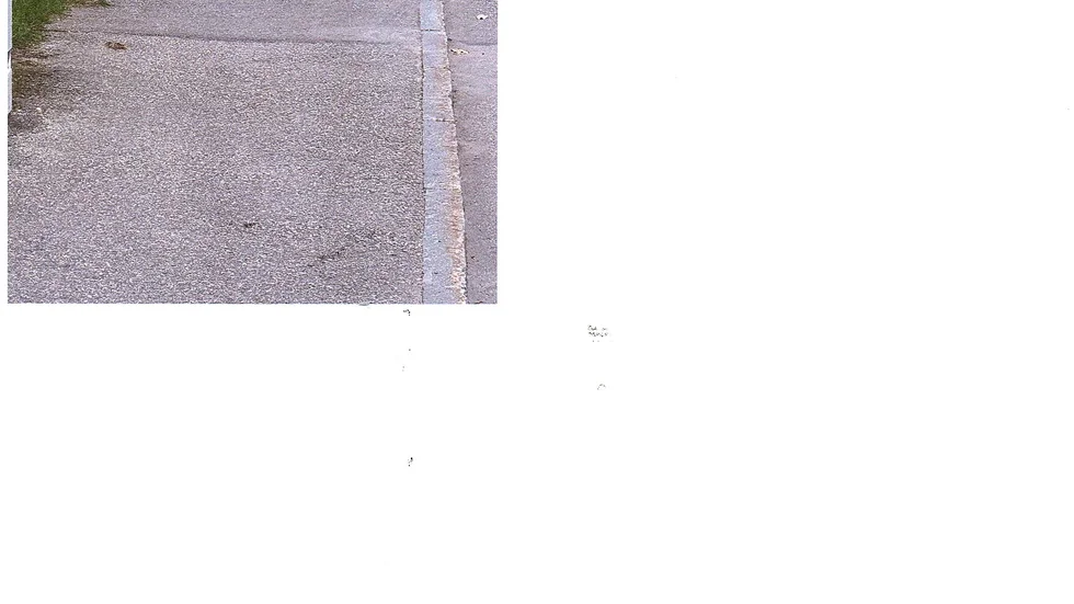 Minst 10 meters avstånd från korsning är regeln som gäller för parkering. På Sörgärdsgatan och Lagmansgatan fungerar det inte, skriver Boende på Lagmansgatan.