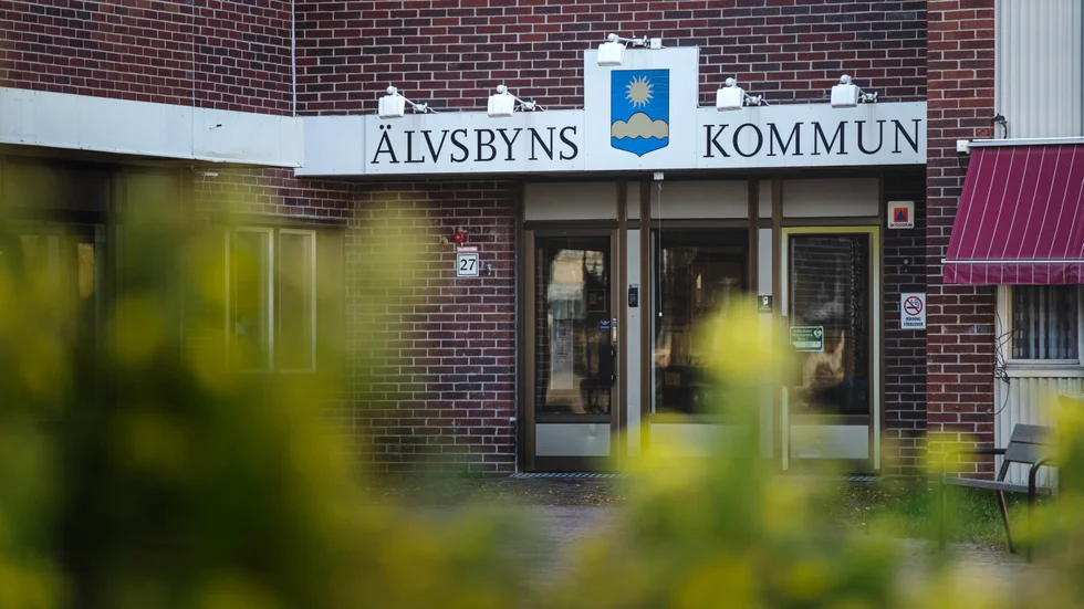 Älvsbyn är en av de kommuner i länet som befinner sig i ekonomisk kris. Vid årets slut ser kistorna ut att vara tömda. (Arkivbild)