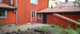 Uthyres: Lägenhet i centrala 1700-talshuset