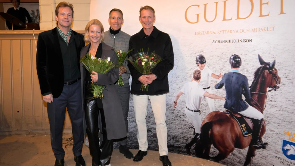 Författaren Henrik Johnsson med ryttarna Malin Baryard Johnsson, Henrik von Eckermann och Peder Fredricson.