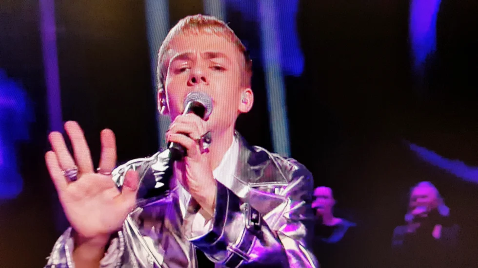 Isak Uddström sjöng Him, en låt av Sam Smith som ligger honom varmt om hjärtat.