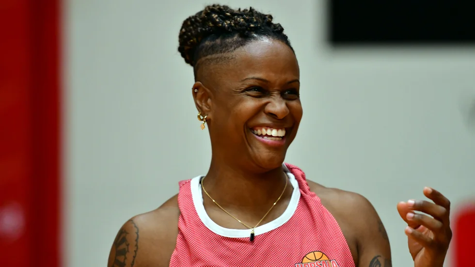 Tiffany Brown lämnar Uppsala för seriekonkurrenten AIK.