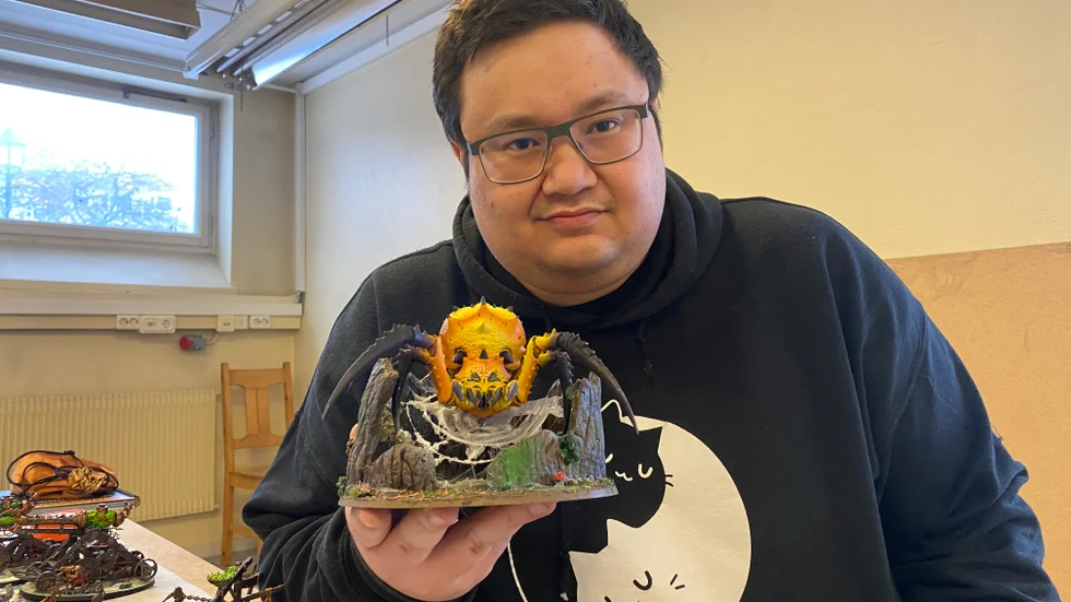 Många lägger mycket tid på att måla och gestalta sina figurer, som Alexander Solkela med sin spindel. 