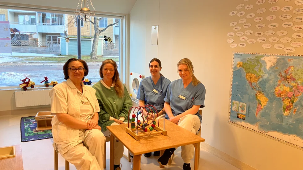 Mirjana Lauseger, Jonna Carlsson Jeppsson, Mirjam Wedell och Kajsa Linderholm älskar sina jobb men känner stor frustration att de inte hinner med att ta hand om alla behov som de ser varje dag på jobbet. 