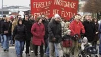Förbjud vinstgående företag att flytta var ett av många krav i lördagens stora manifestation i Västervik mot Electrolux planerade flytt av dammssugartillverkningen från Västervik till låglönelandet Ungern. Foto: ANDERS STEINER