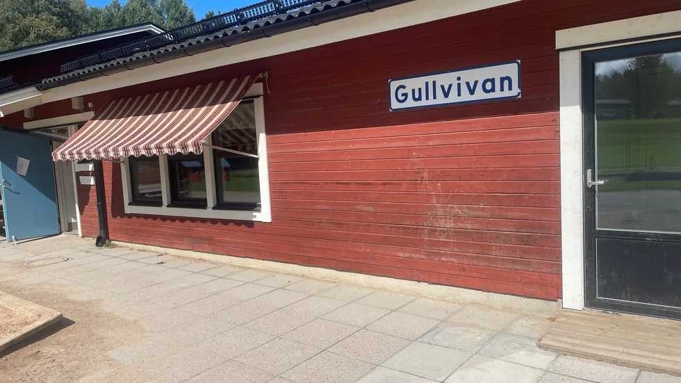 Förskolan Gullvivan i Karlholmsbruk ska stänga två avdelningar i sommar.