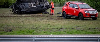 Bil voltade flera varv – fyra till sjukhus