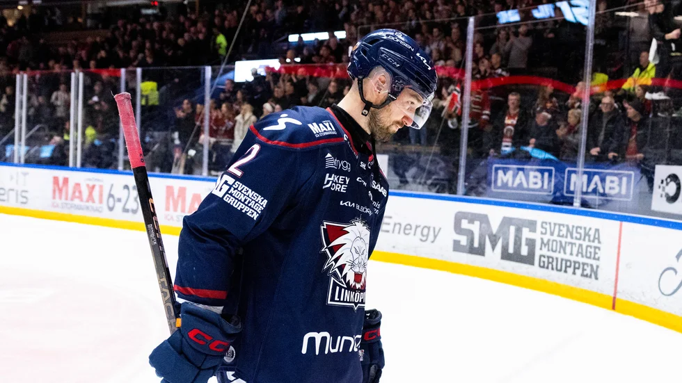 Rasmus Rissanen tvingades utgå skadad när LHC föll blytungt mot HV 71.