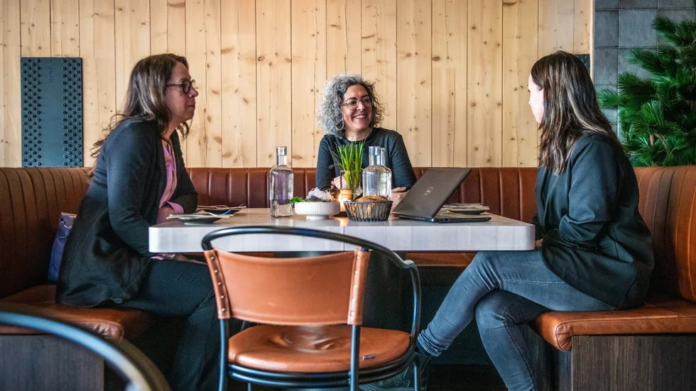 Maria Marklund, Sima Haddadin och Emma Norrfors är alla tre med i styrgruppen för Företagarna Women i Skellefteå.
