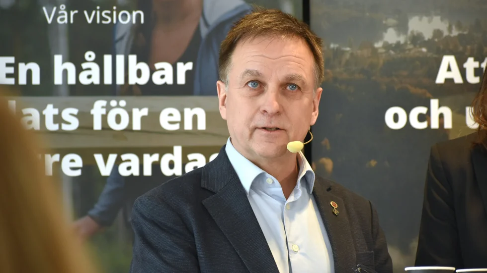Lorents Burman (S) har efterfrågat statliga pengar till batterifabriken.