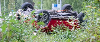 Bil voltade i singelolycka på Norra ringen