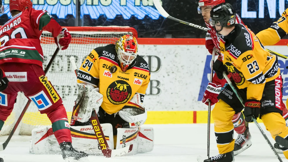 Joel Lassinantti fick se fem puckar gå förbi sig i förlustmatchen mot Modo.