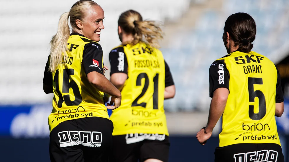 Häckens Alva Selerud, tidigare i IFK Norrköping och Linköping FC, jublar efter 0–1-målet.